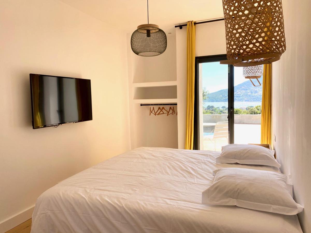 Villas De Standing Avec Magnifique Vue Mer Et Piscines Privees, Sagone Sagone  Exteriér fotografie