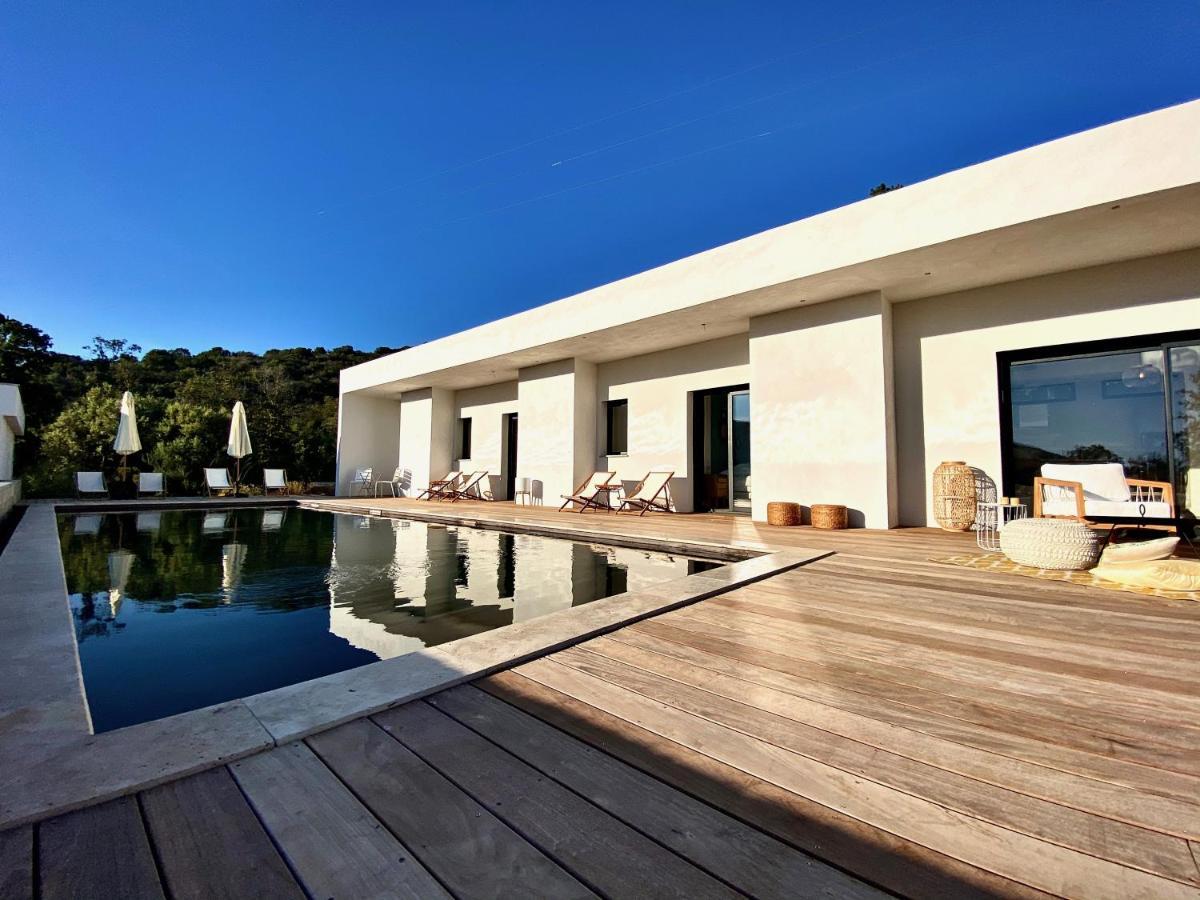 Villas De Standing Avec Magnifique Vue Mer Et Piscines Privees, Sagone Sagone  Exteriér fotografie