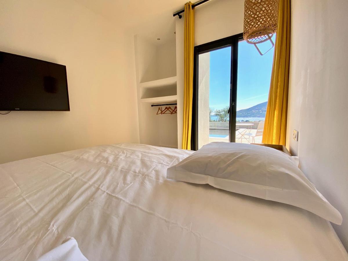 Villas De Standing Avec Magnifique Vue Mer Et Piscines Privees, Sagone Sagone  Exteriér fotografie