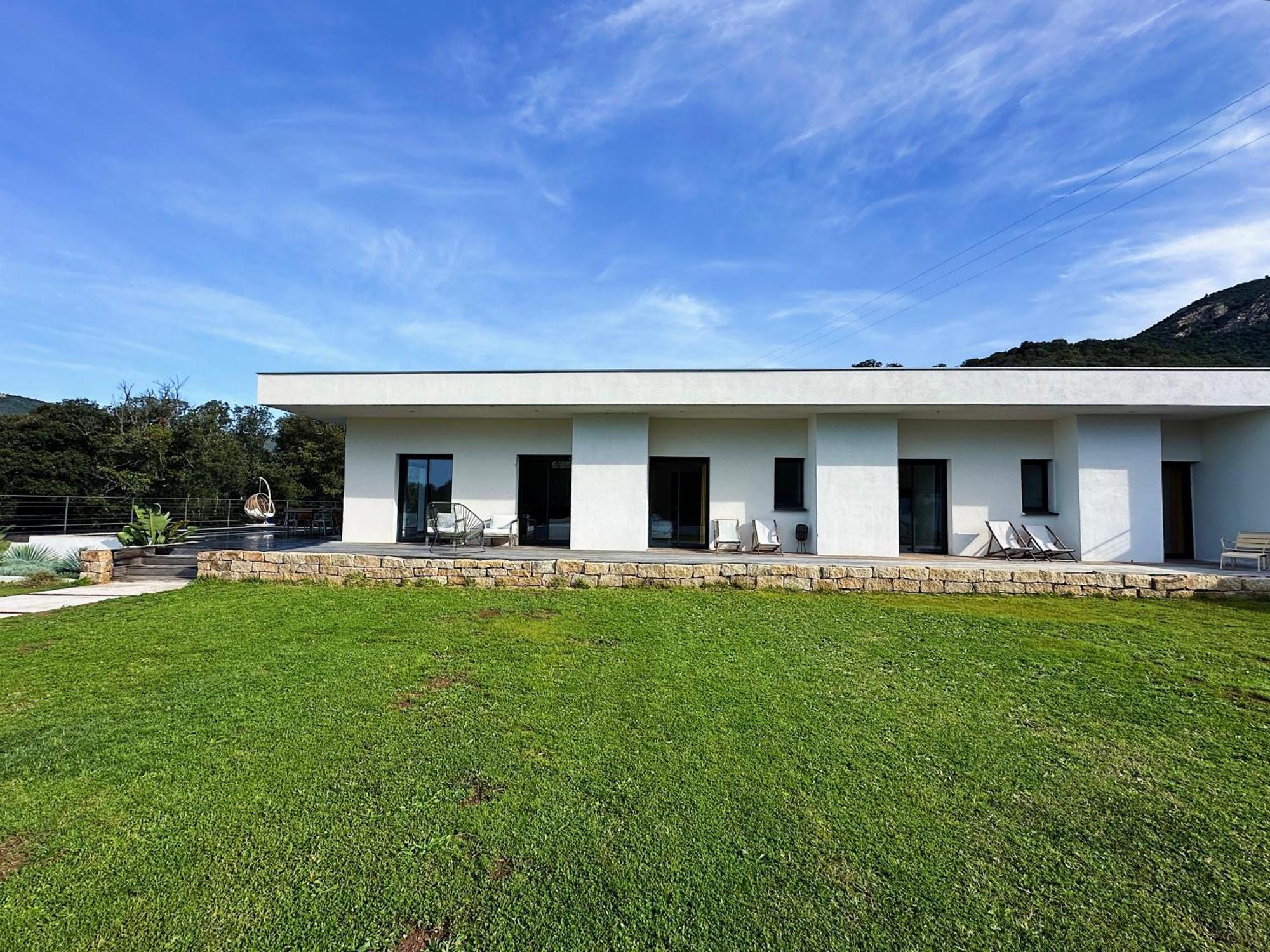 Villas De Standing Avec Magnifique Vue Mer Et Piscines Privees, Sagone Sagone  Exteriér fotografie